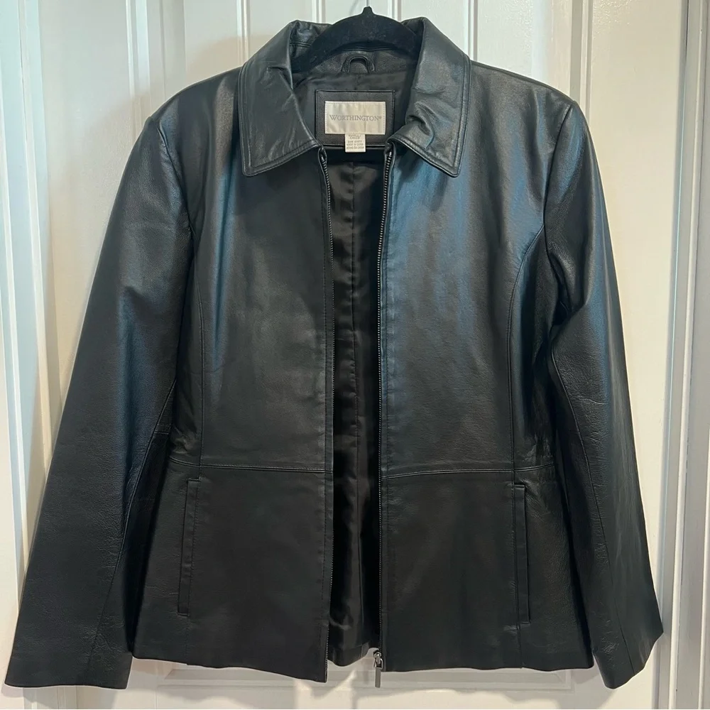 Worthington Black Leather Jacket. Size Small.‎